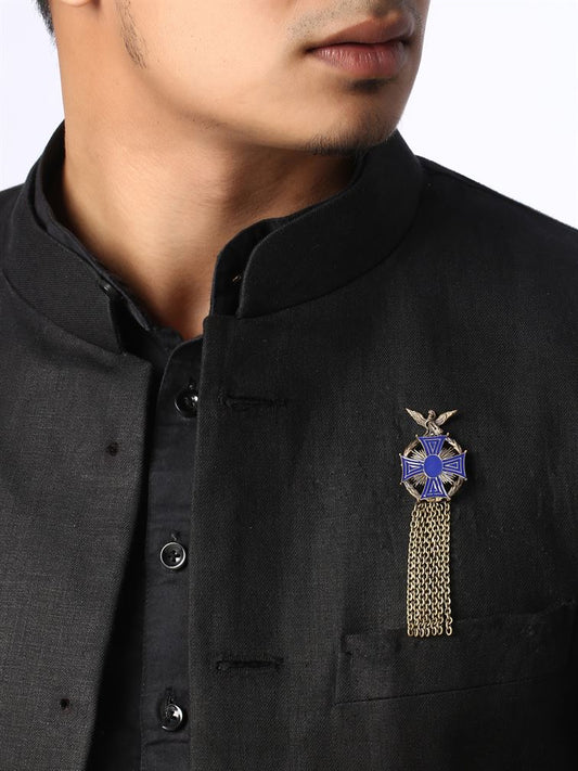The rising Eagle Brooch