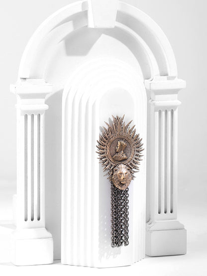Majesty King Brooch