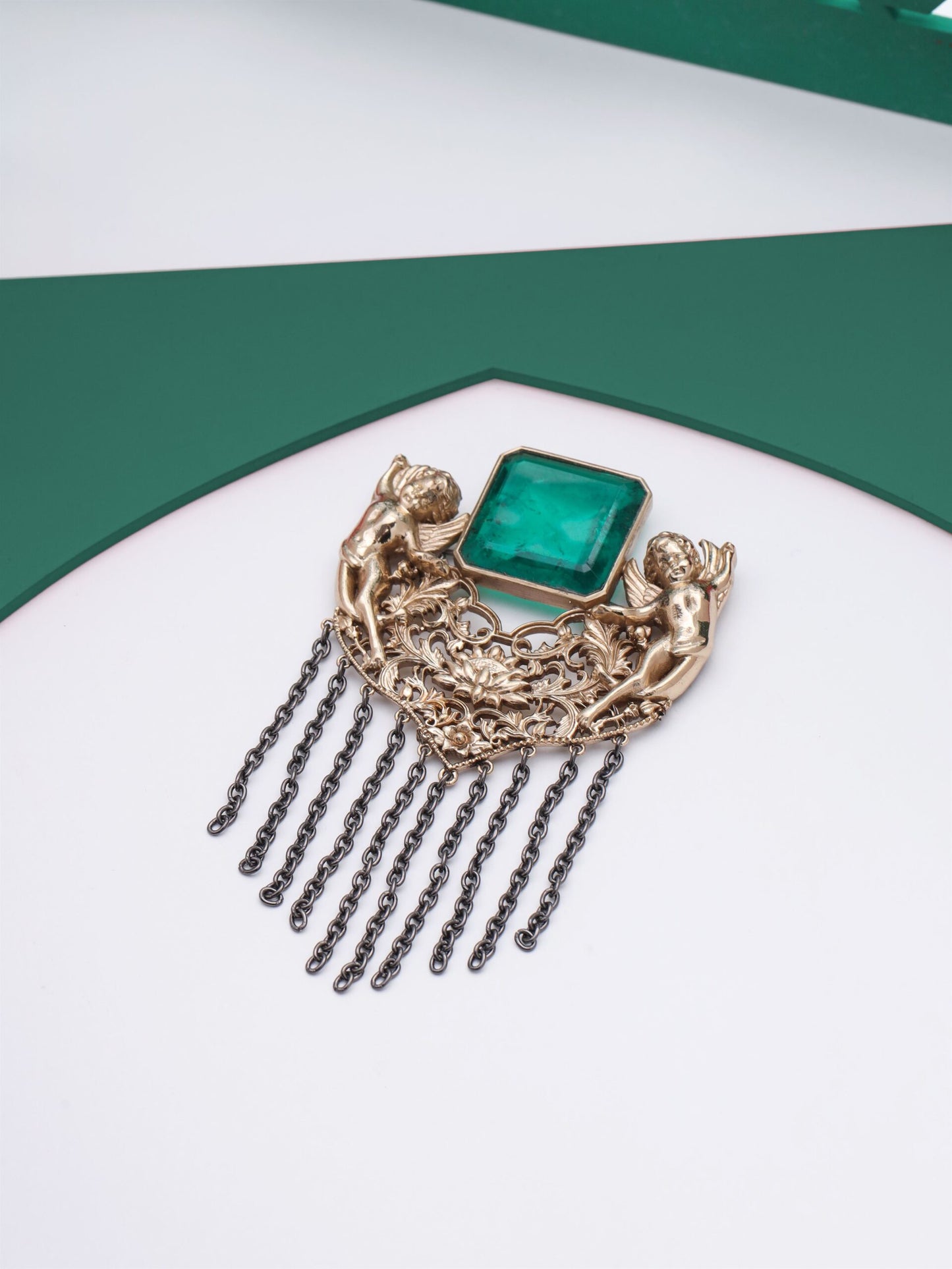 Jadui Naginey Brooch