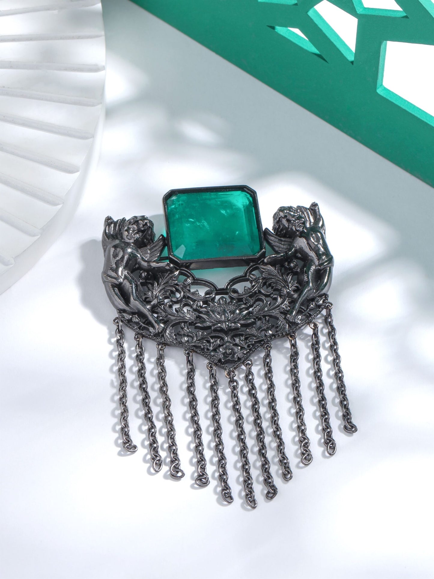 Jadui Naginey Brooch