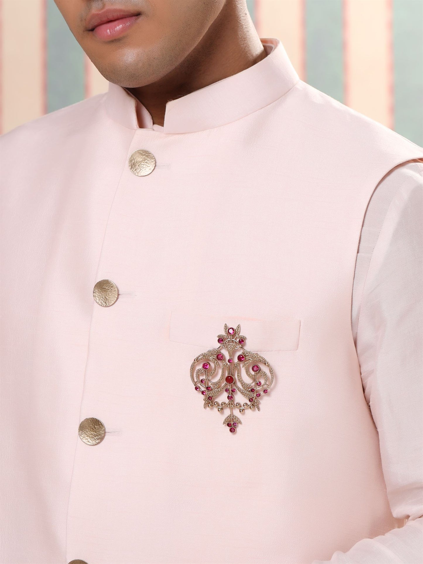 Ornate Aura Brooch