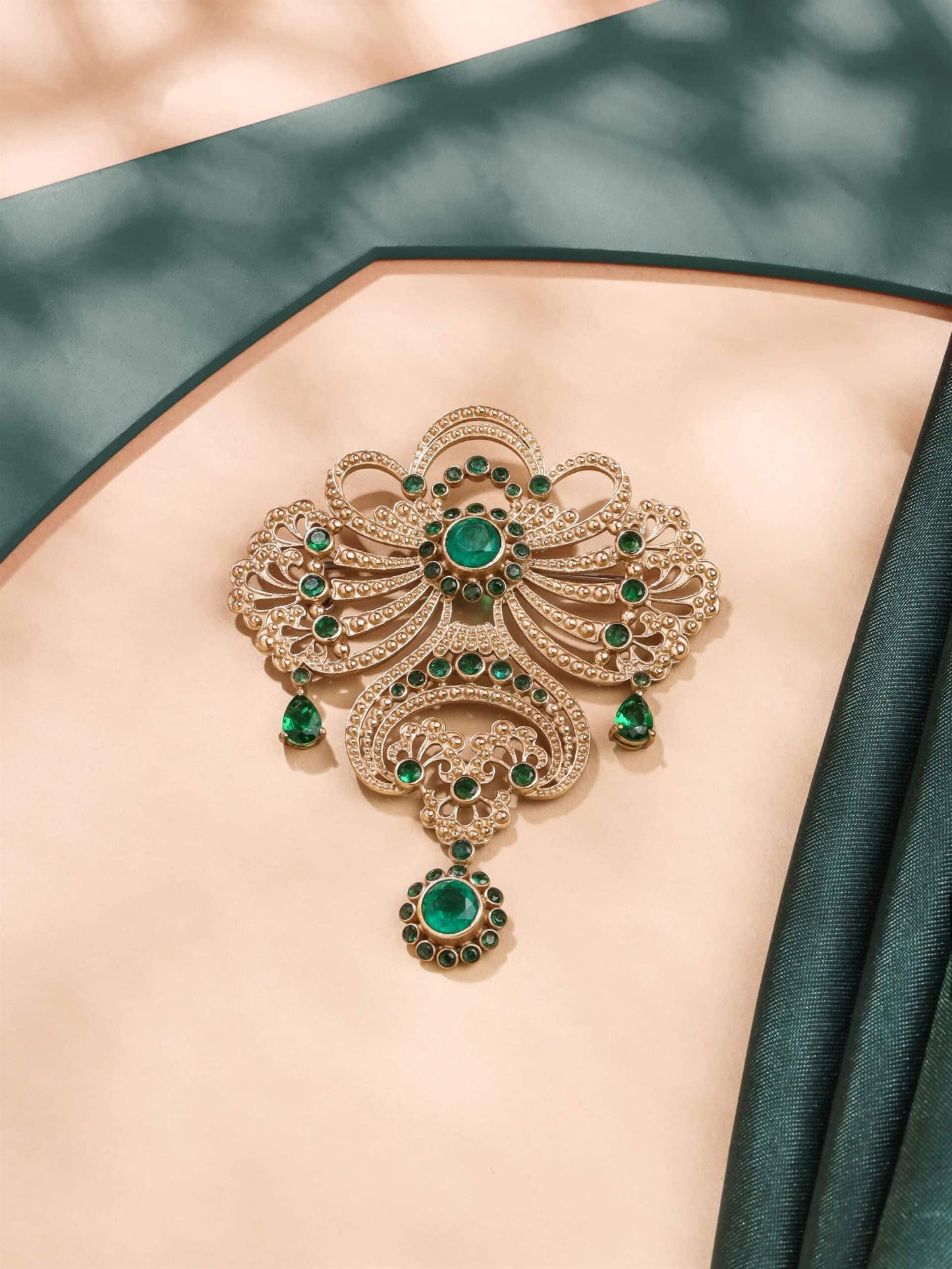 Amaze Allure Brooch