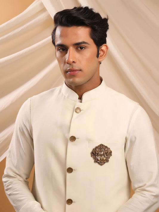 Echoes of Gajraaj Gift Ensemble