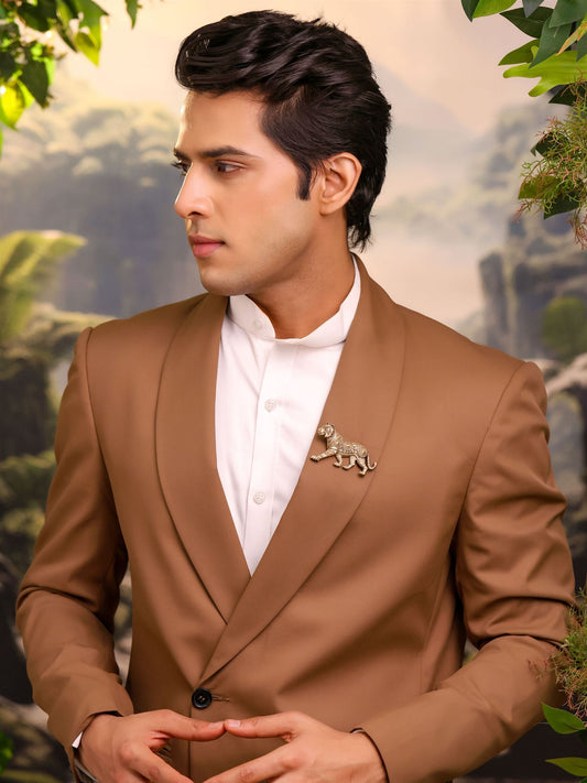 Sovereign Stride Brooch