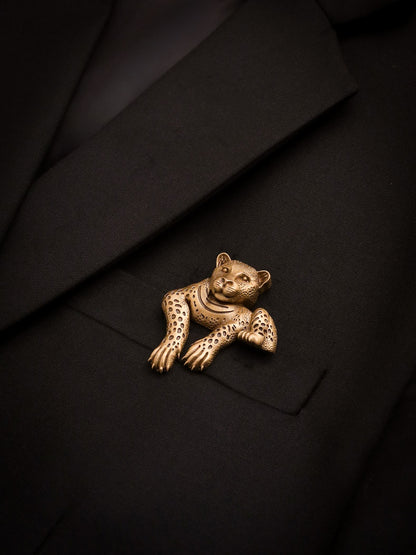 The Shadow Stalker Brooch