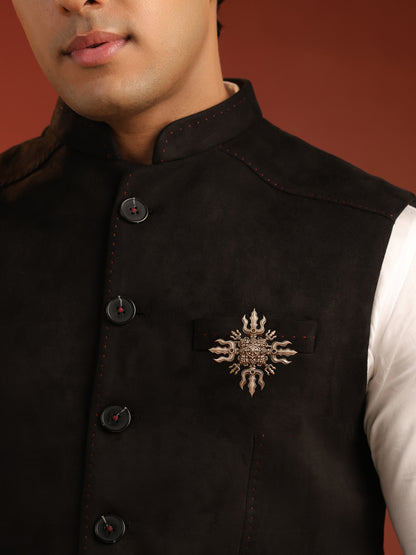 The Sacred Trishul Chakra Brooch - antique gold brooch for men with the sacred trishul chakra motif, close-up view