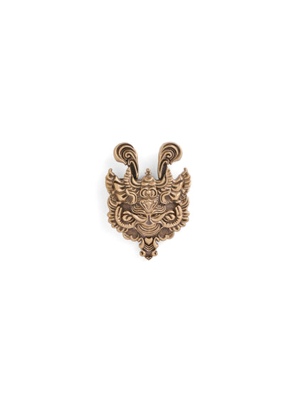 The Mythic Guardian Mask brooch - antique gold brooch for men with mythic guardian mask motif, detail view