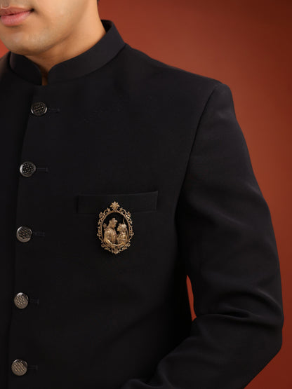 The Eternal Bond brooch - antique gold brooch for men with eternal bond motif, close-up view