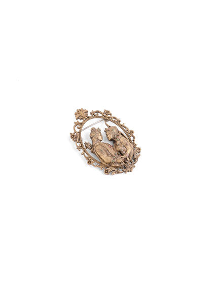 The Eternal Bond brooch - antique gold brooch for men with eternal bond motif, three-quarter view