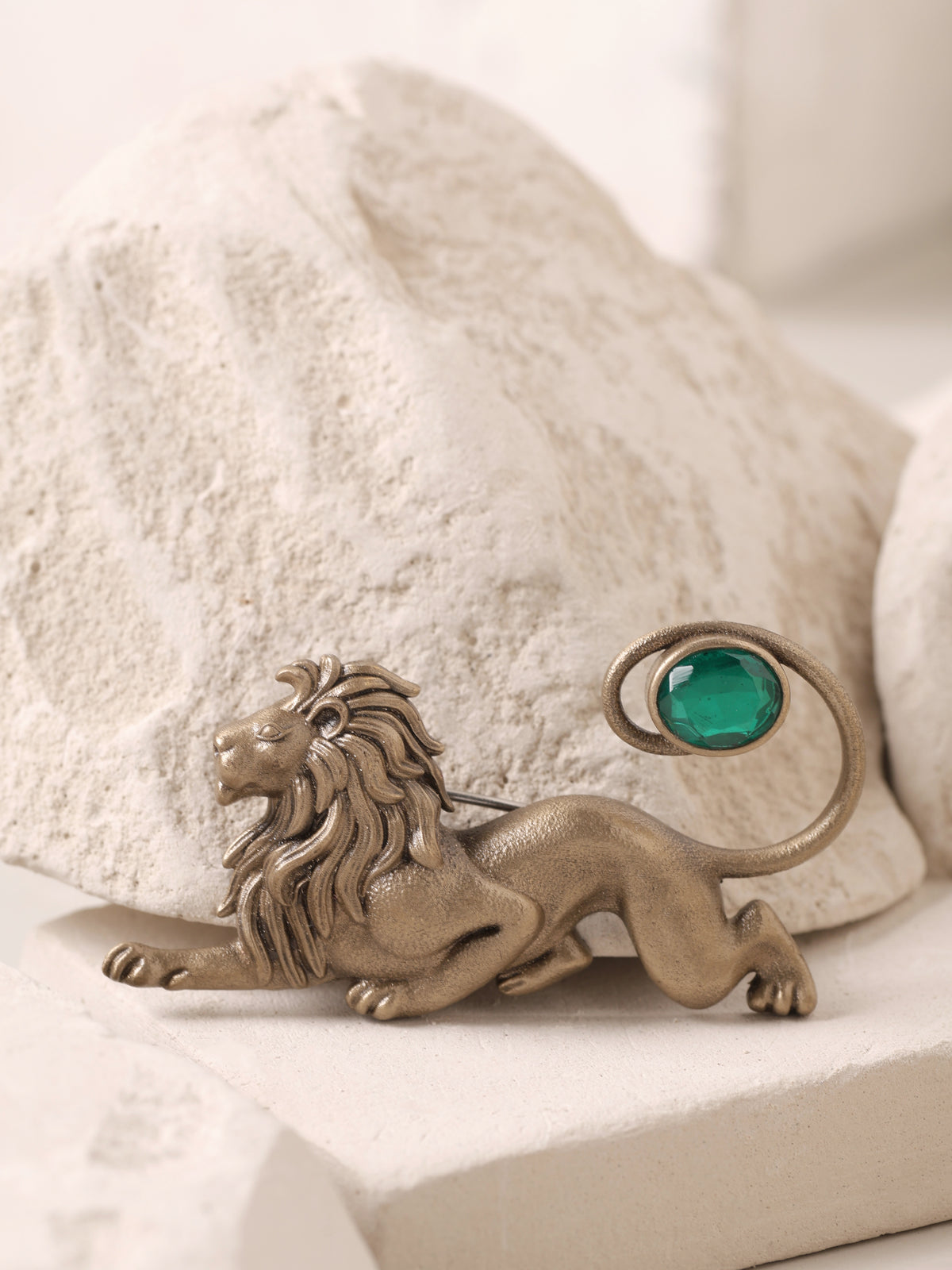 The Emerald Tail Lion Brooch