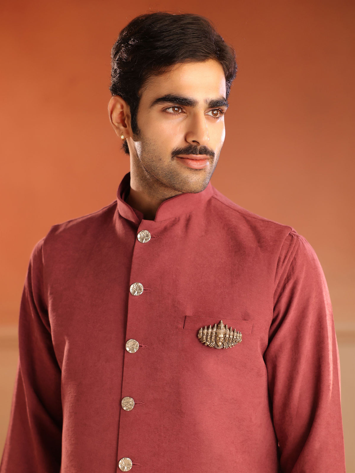 Dashanan Samrat brooch - antique gold brooch for men with dashanan samrat motif, front view