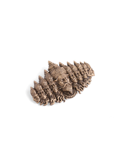Dashanan Samrat brooch - antique gold brooch for men with dashanan samrat motif, detail view
