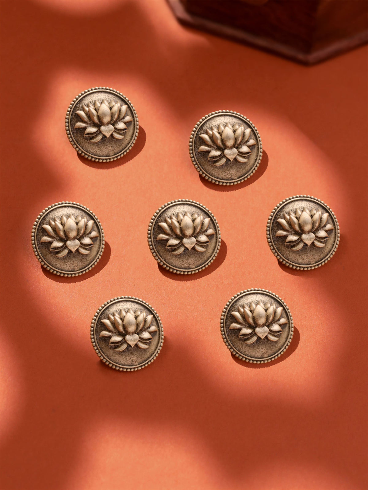 Kamal Nayan Button Set