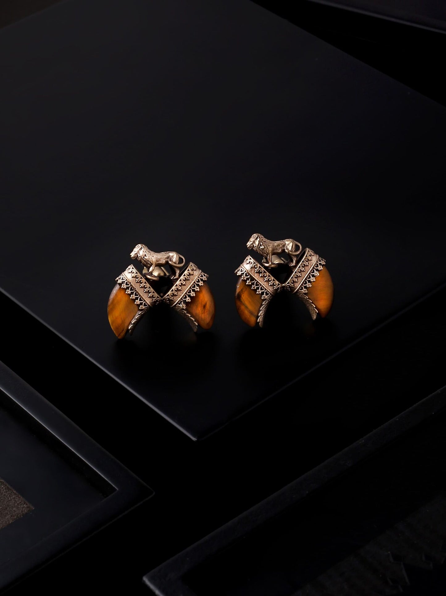 The Lion Claw Cufflinks