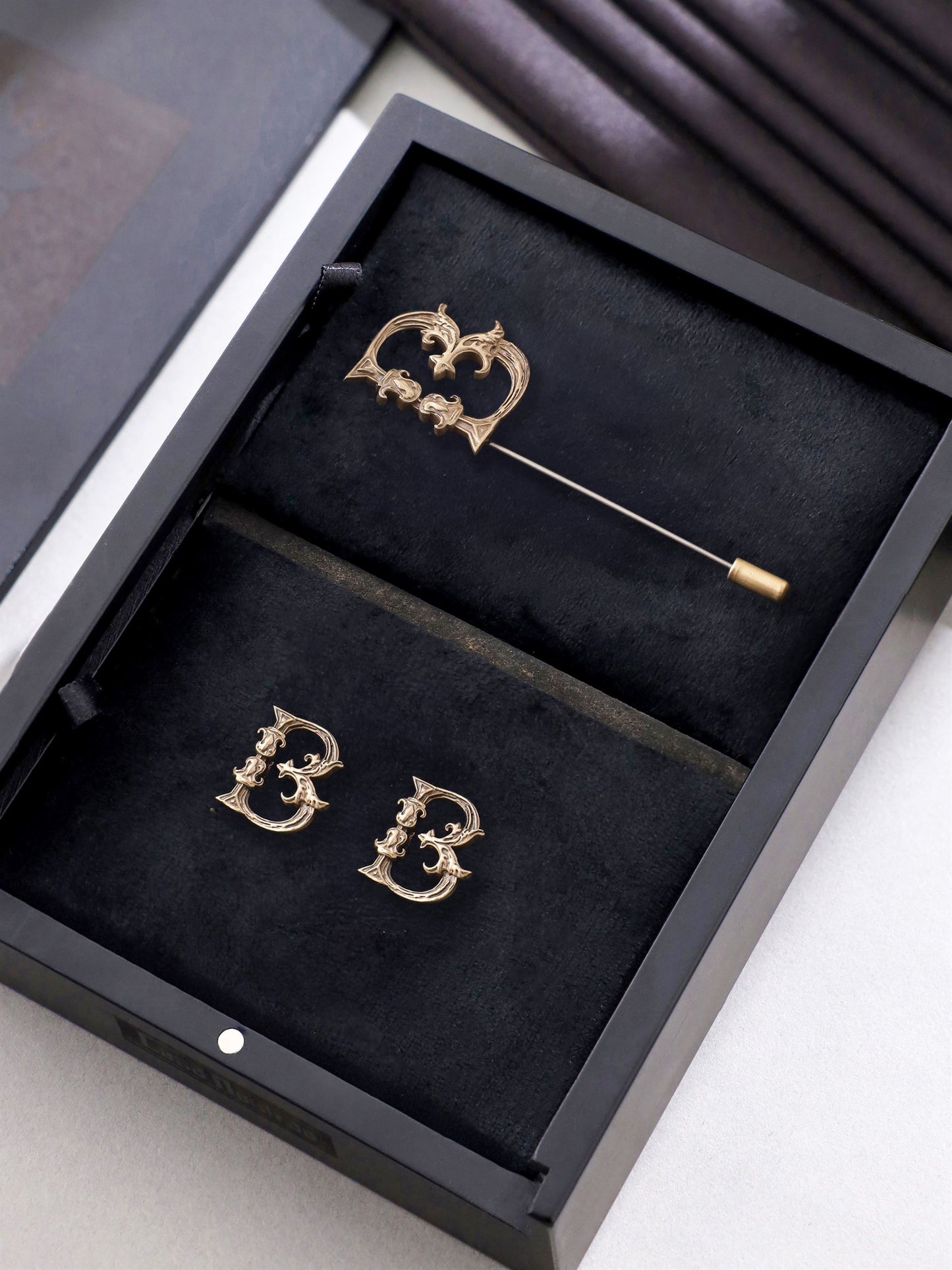 Bold B Set