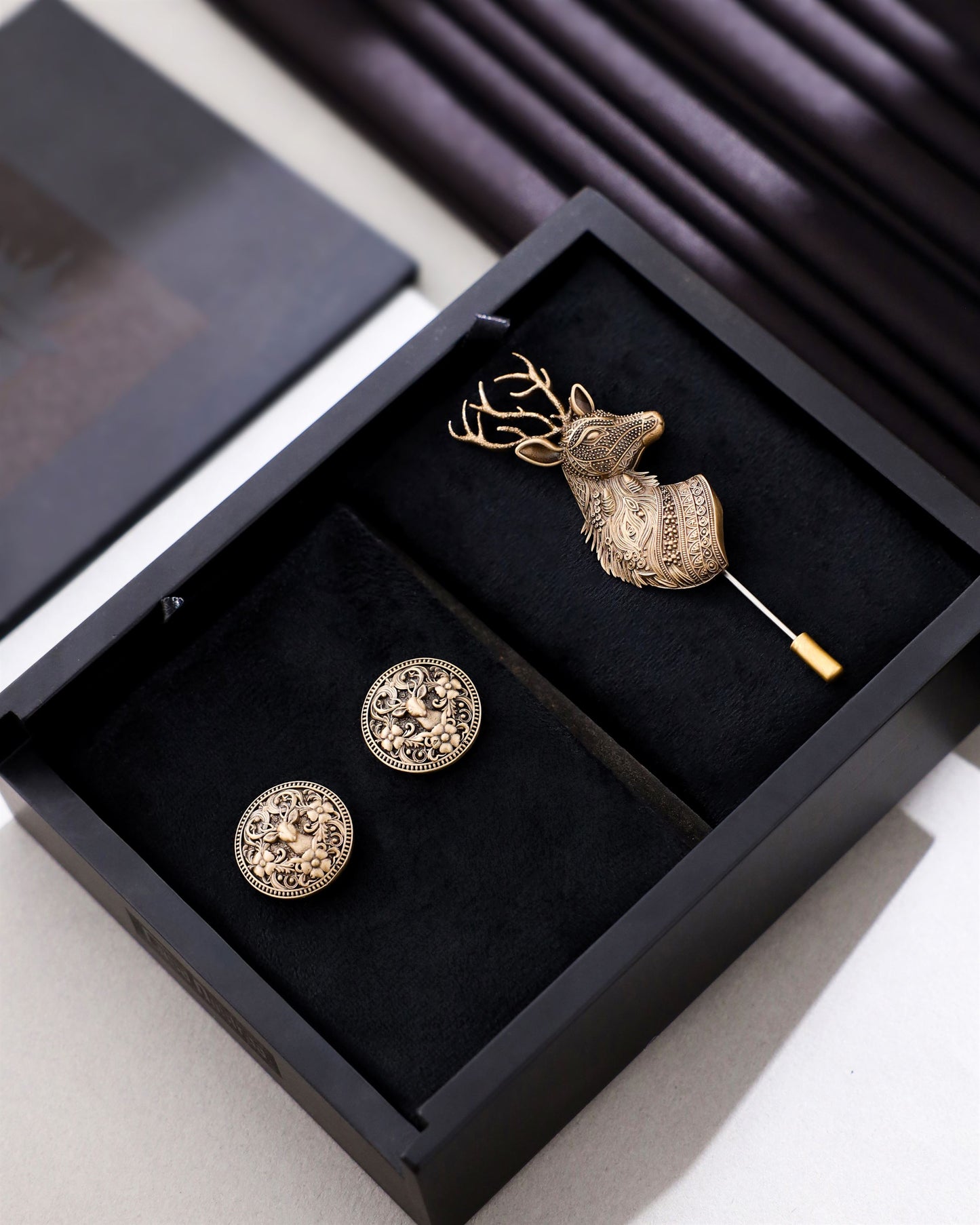 Stag Heritage Lapel Pin & Cufflinks Gift Set