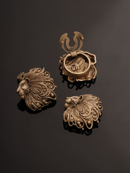 Superb Simba Button Cover