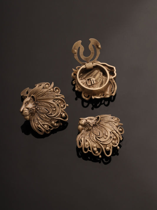 Superb Simba Button Cover