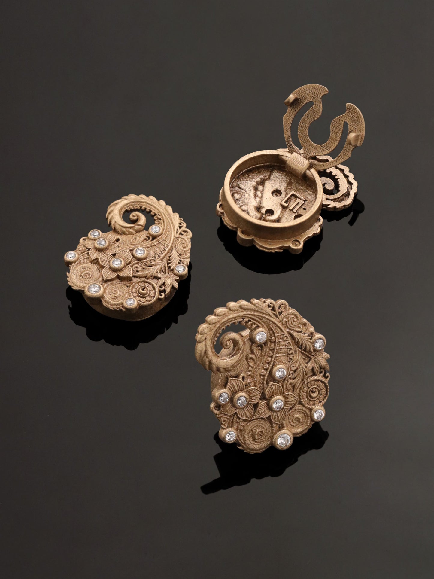 Floral Paisley Crest Button Cover