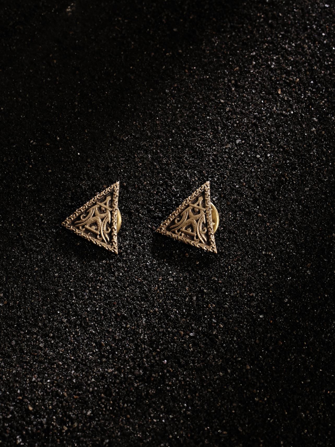 Triangle Shield Collar Tips