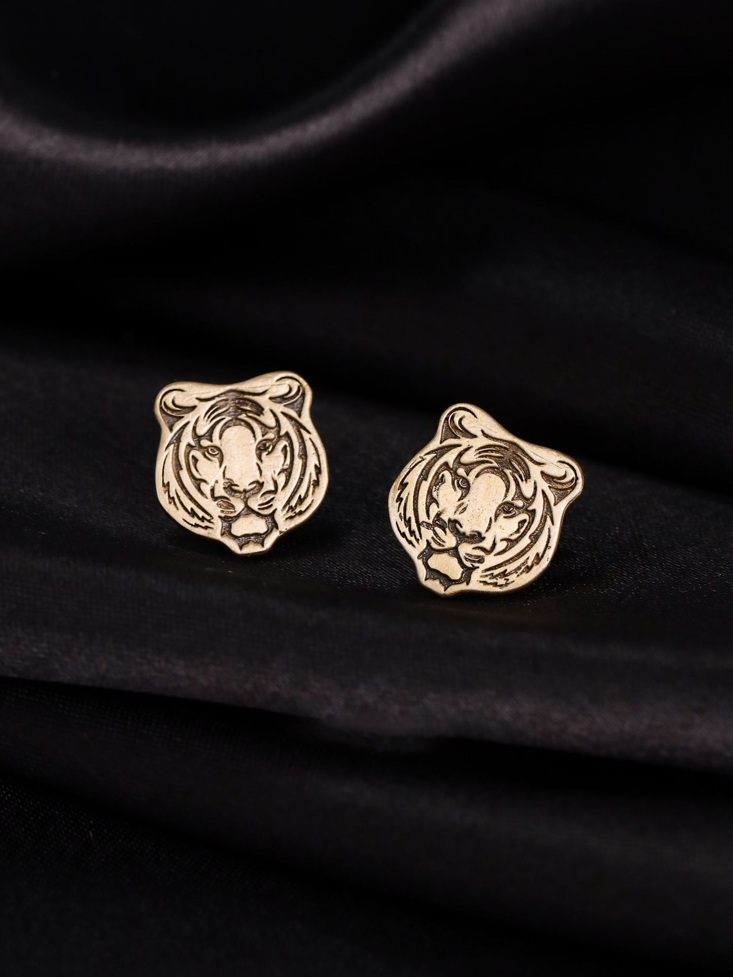 Fiery Tiger Collar Tips