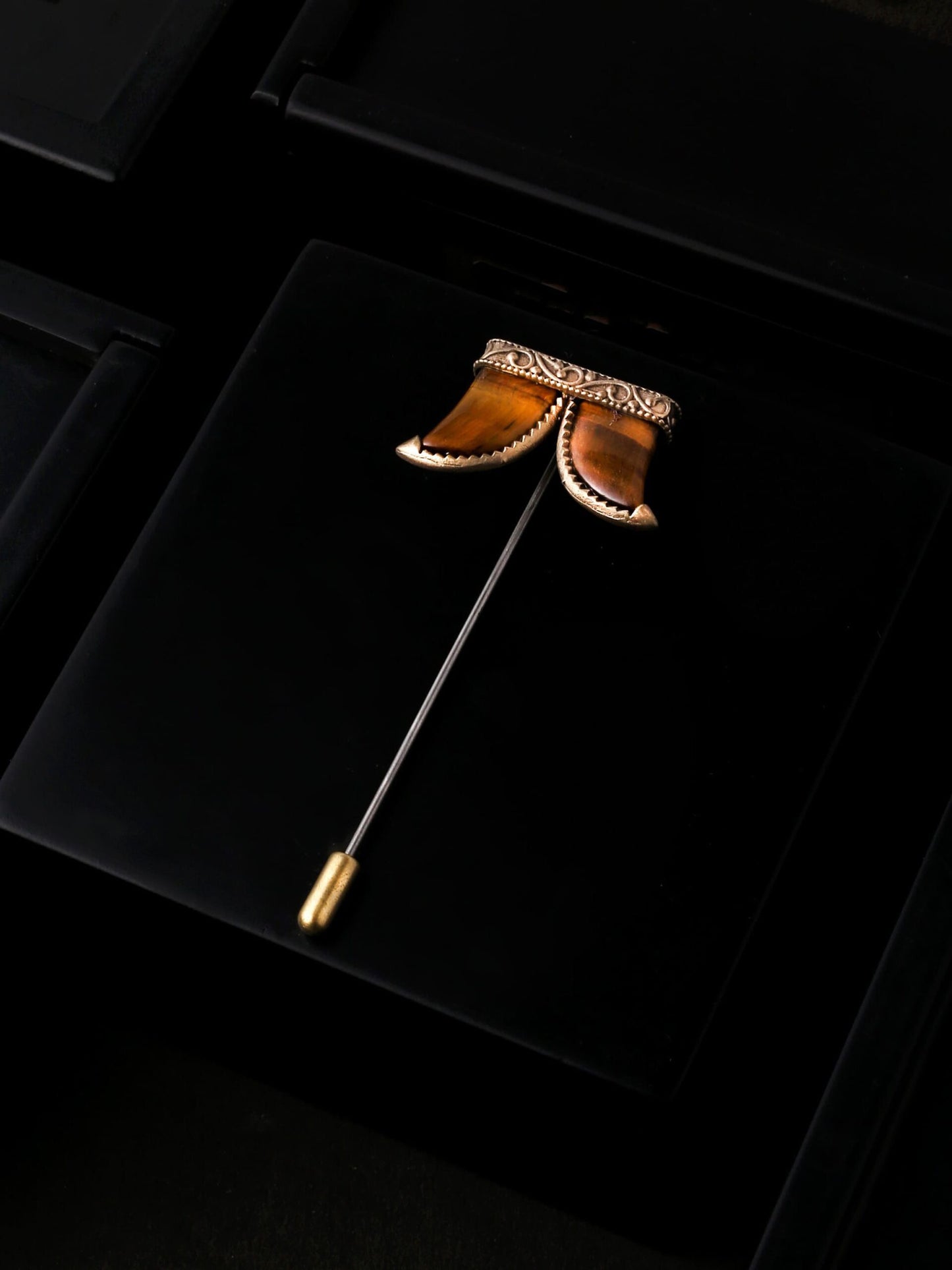 The Claw Pin