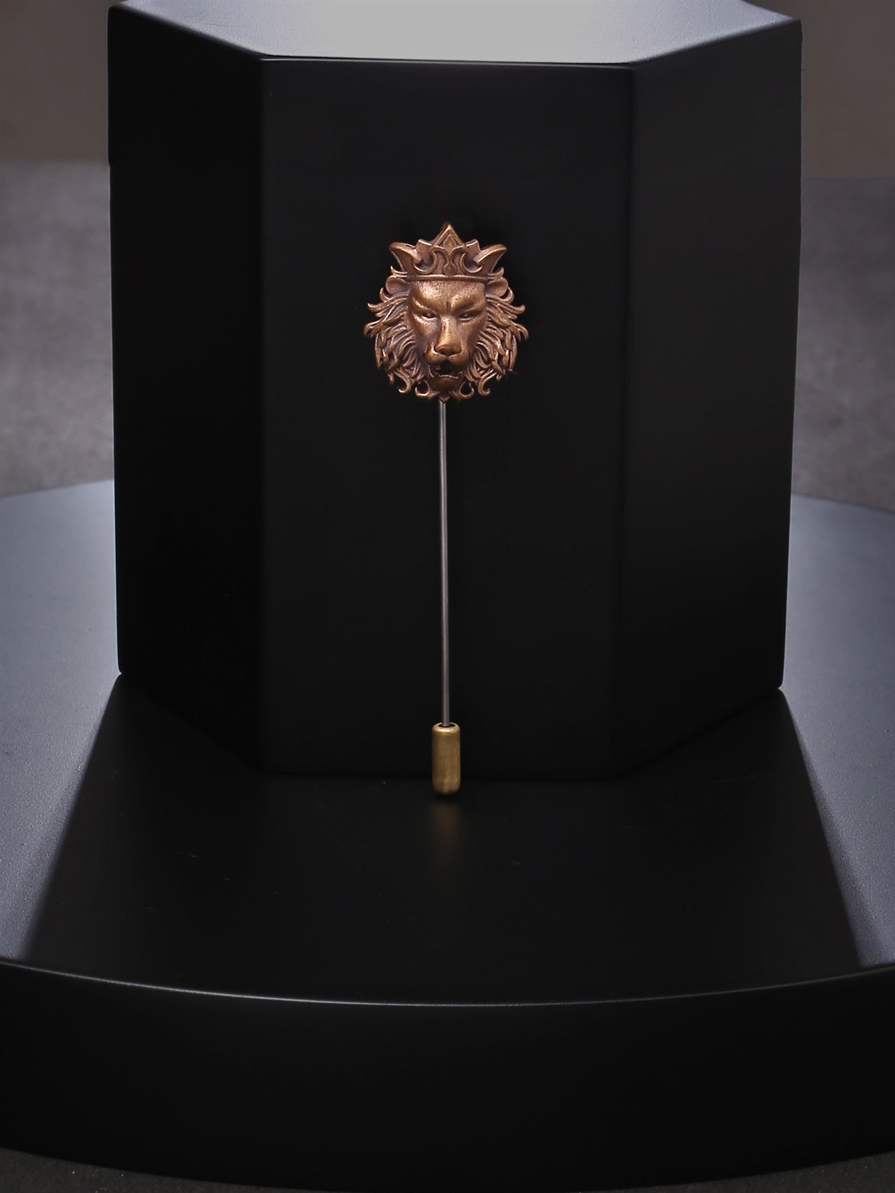 Roaring Lion Lapel Pin