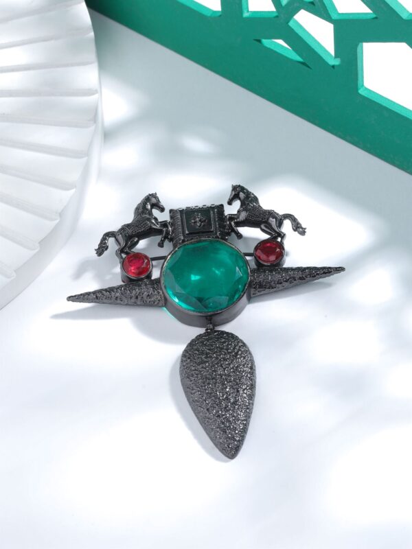Sawaar-e-Shaan Brooch