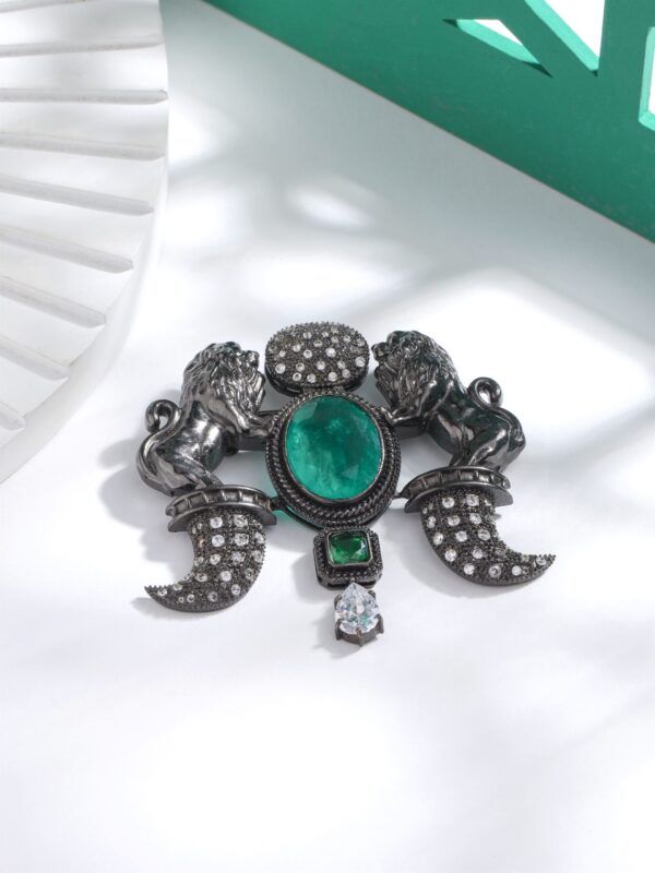 Shehenshah-e-Jungle  Brooch