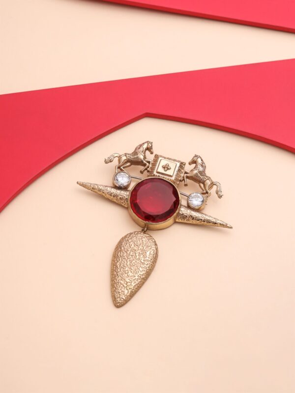 Sawaar-e-Shaan Brooch