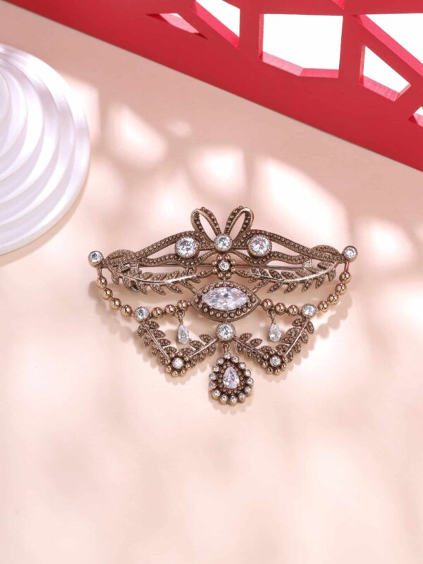 Fleur Muse Brooch