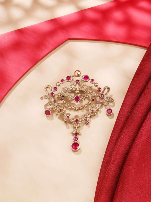 Sudded Glitz Brooch