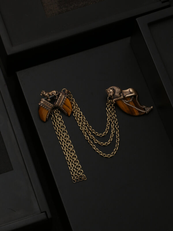 The Hunter Lion brooch